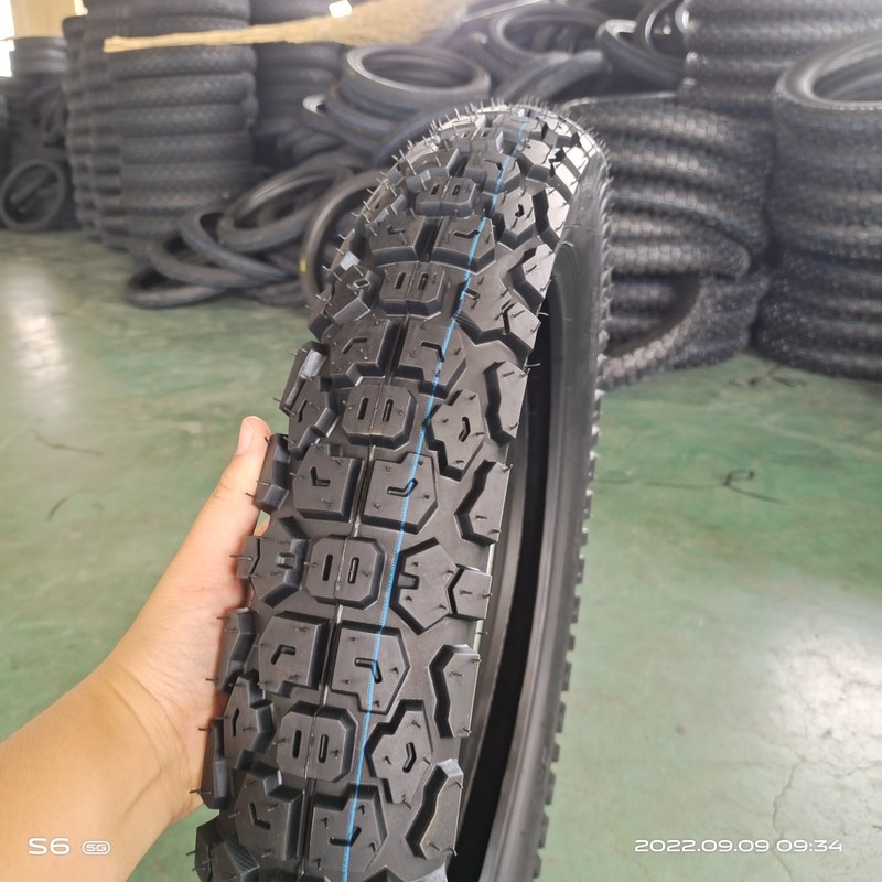 Zwarte buisloze banden voor motorfietsen TT banden 3,50-18 van de Qingdao-markt