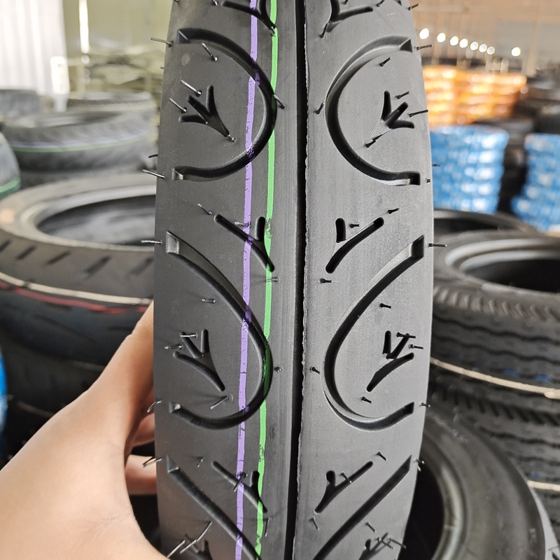 6pr/8pr Rubber Content Tube Type Tubeless Motorcycle Tires 100/90-10 met concurrerende