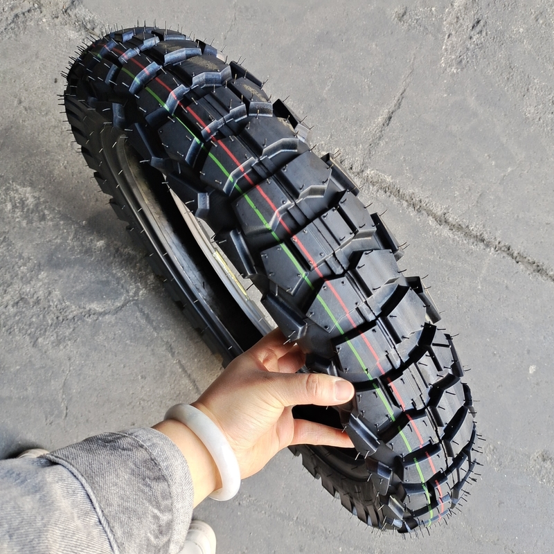 Motorfietsbanden Directe zwarte banden Gehalte Resistente kleur Motorfietsen banden 4.10-18