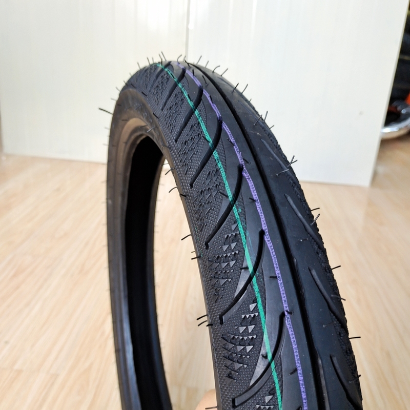 Bandgrootte 80/90-17 Motorfietsband voor importeurs uit Qingdao