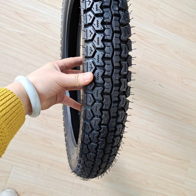 3.25-18 Motorfietsbanden zwart tubeless van met grondstof natuur rubber staal nylon