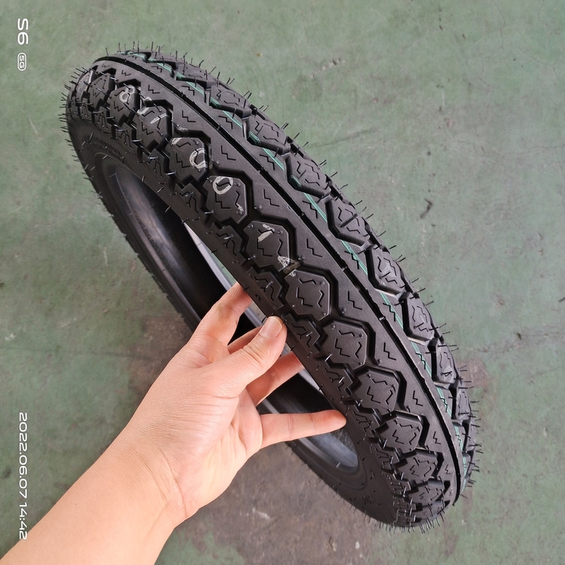 80/100-14 14 inch buisloze motorfietsband gemaakt van natrual rubber en acceptabel OEM