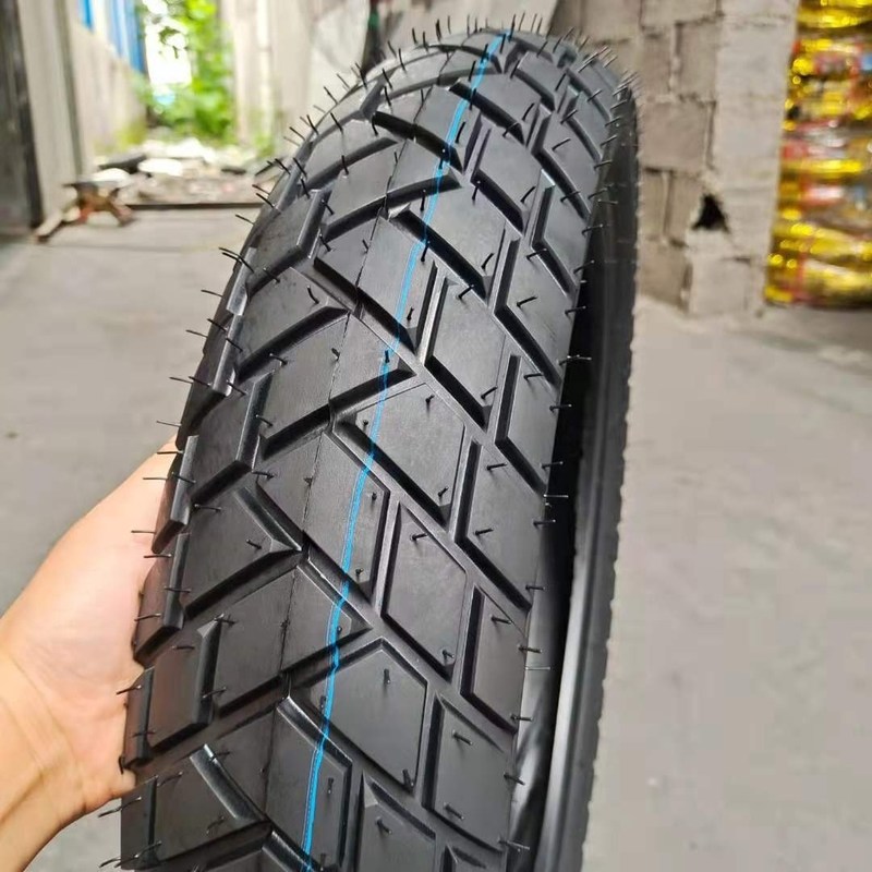 Zwarte motorfietsband 2.75-18 410-18 275-18 300-18 110/100-18 120/80-18 110/90-18