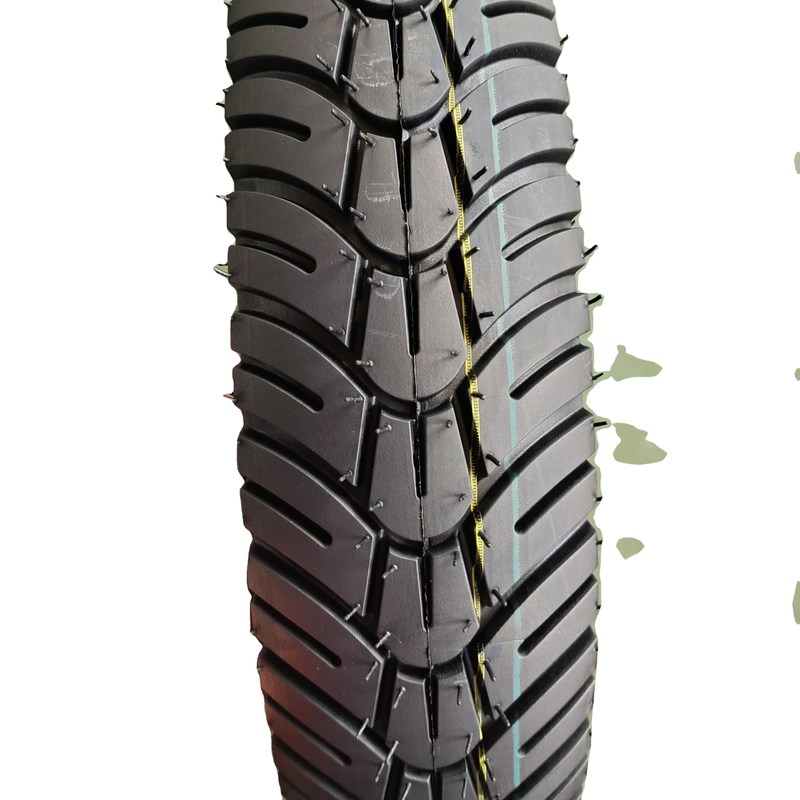 LIFO Motorfietsen Motorfietswielen banden 100/90-17 voor het laden haven Qingdao haven