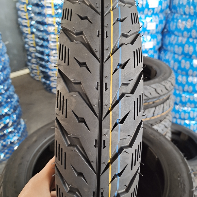Top Tubeless Motorcycle Tire TL in Scooter Tire 90/90-10 90/100-10 100/90-10 110/90-10