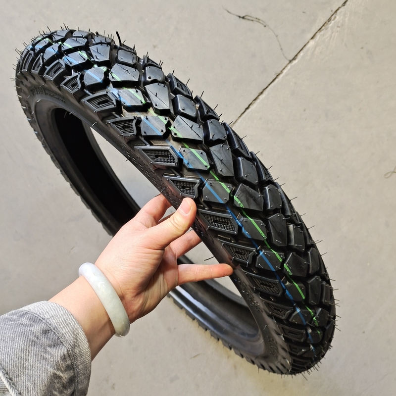 17" 18" 19" 21" inch motorfietsband met natrual rubber gemaakt in de laadhaven Qingdao