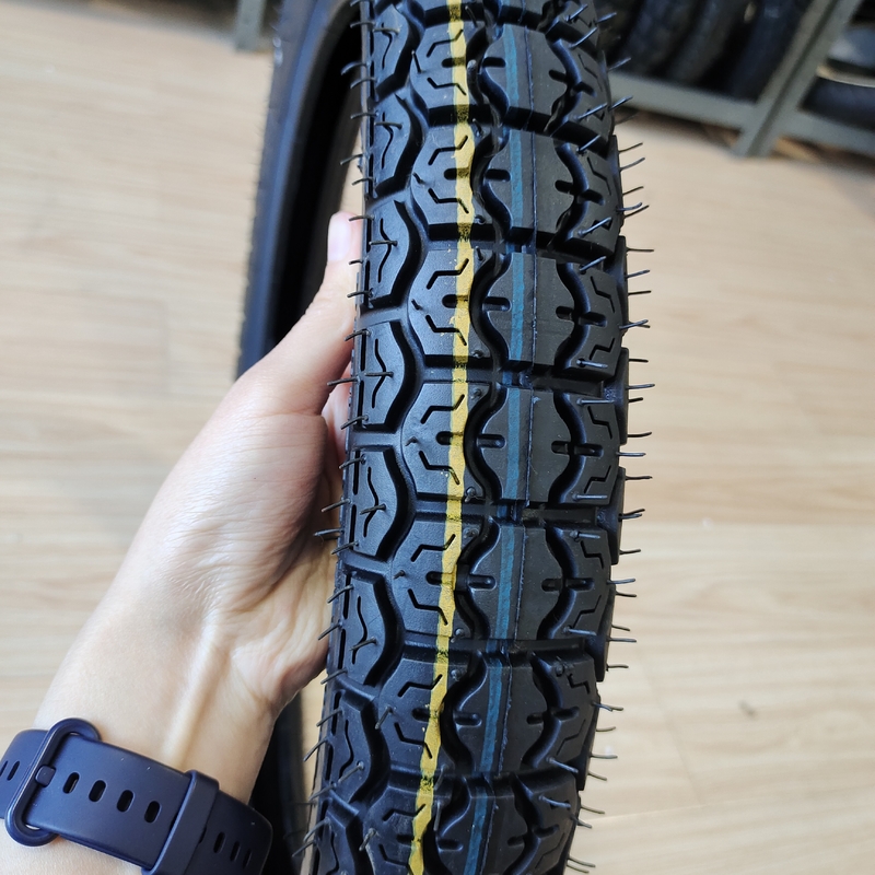 Duurzame banden van motorfietsbanden 275x17 2.75-17 275.17 met 35%-55% rubbergehalte
