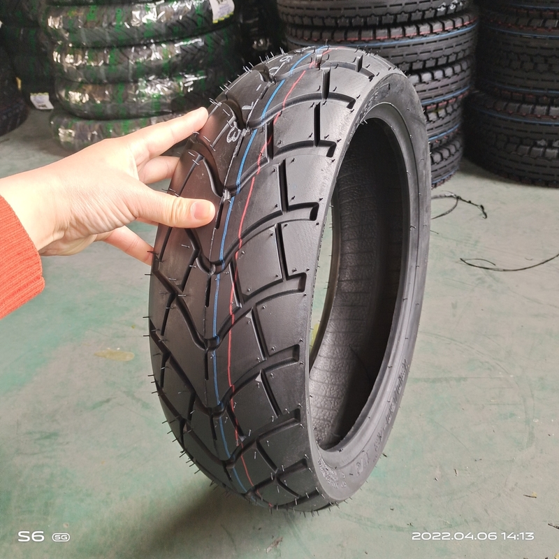 130/60-13 TL Rubberen buisloze motorfietsband met bandenhoes en rubbergehalte van 35%-55%