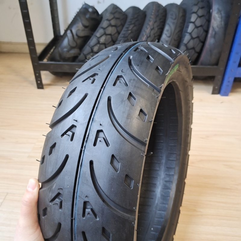 Motorfietsband scooterband 130/60-13 buisloze klasse A met 35%-55% rubbergehalte