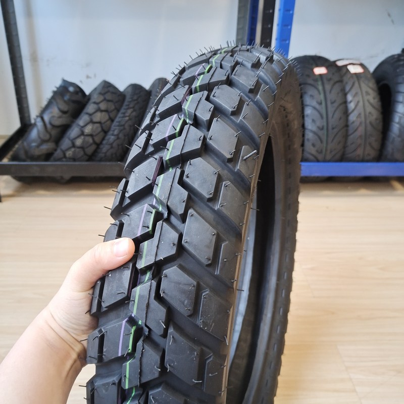 Qingdao Port 110 90 17 Motorfietsband met een rubbergehalte van 35%-55%