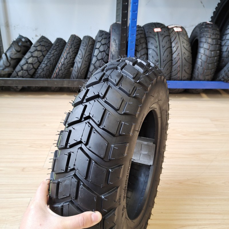 Maak gebruik van het volledige potentieel van je rit met 130/90-10 6pr/8pr Motorcycle Tire Camera