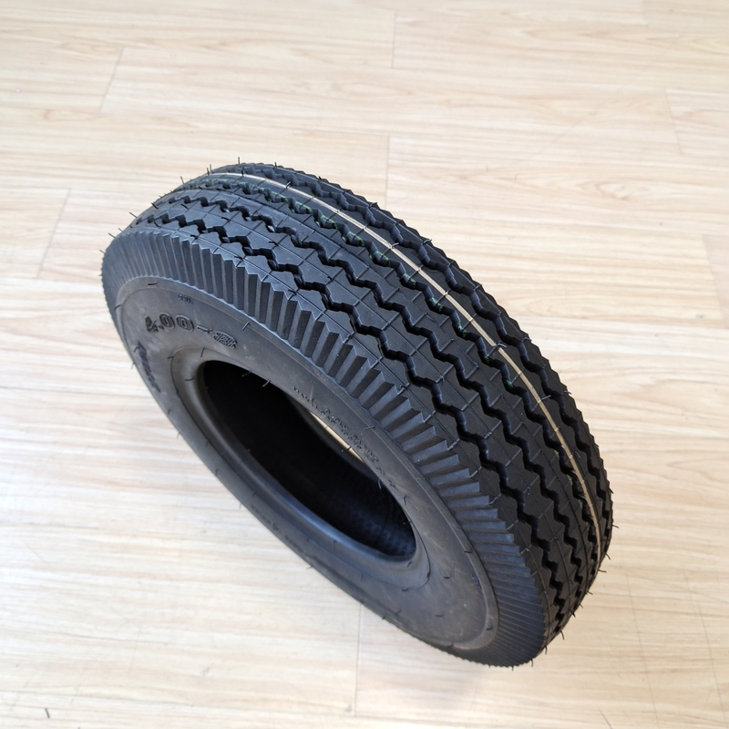 Zwarte 4.00-8 Bajaj driewielerband voor motorfiets gemaakt van natuur rubber staal nylon