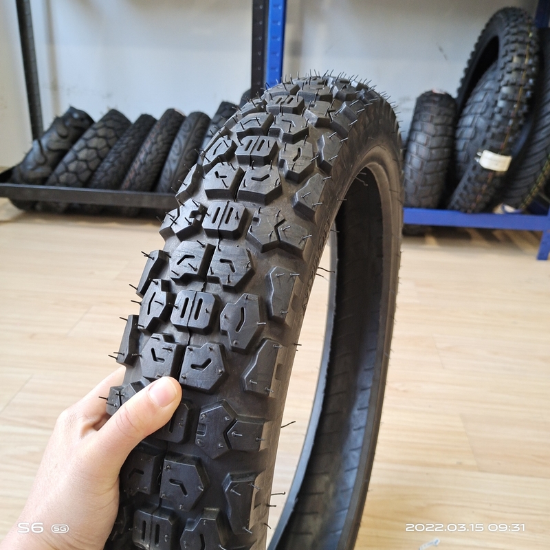90/90-18 TT Motorfietsband MT026 Gemaakt met 35% tot 55% natuurlijke rubber