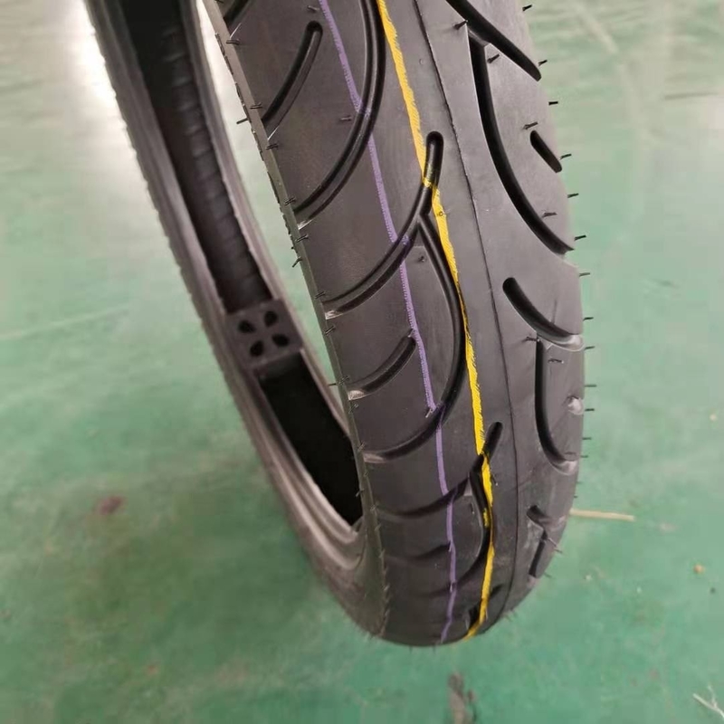 Hoge duurzaamheid 90/90-18 Motorfietsband met 5000 stuks per dag