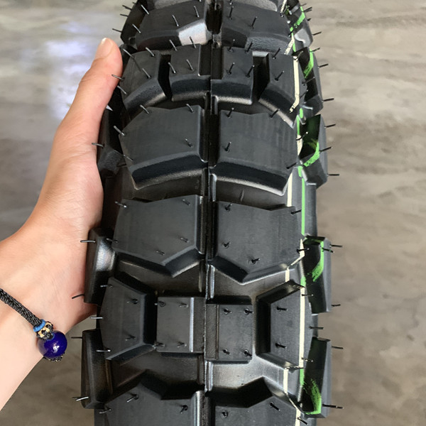 Snelle banden Motorfiets 100/90 18 met treksterkte 10,5 en levensduur 20000 KM