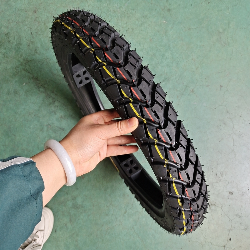 Motorfietsband 2.75-17 buisloze klasse A 5000 stuks per dag Productie met diepgaand ontwerp