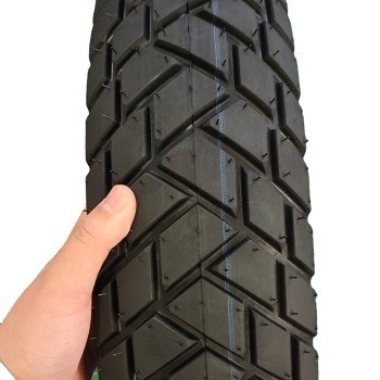 Top 90/90-18 90/90/19 buisloze motorfietsband met Japanse technologie en ontwerp