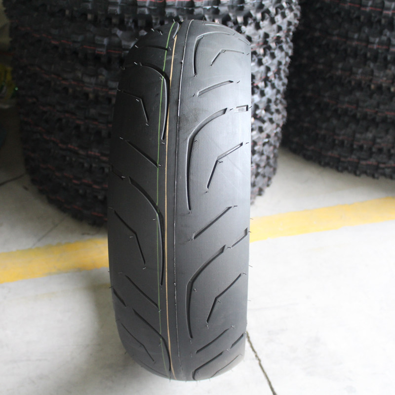 Hoge laadcapaciteit motorfiets buisloze band 180/50/17 TL voor uw motorfiets