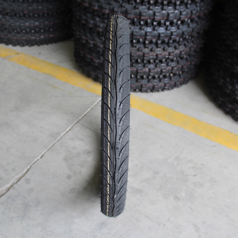 Motorfietsband 2.50-17 2.75-17 3.00-17 2.50-18 2.75-18 3.00-18 met een laadvermogen van 165 kg