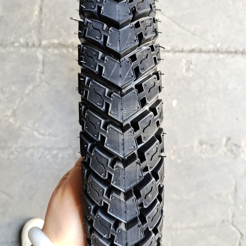 Bandkasten Populair patroon motorfietsband 3.00-18 3.00x17 Treksterkte 10.5