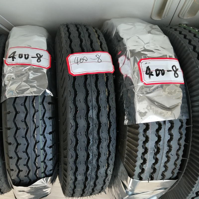 Hoge duurzaamheid Bajaj driewielerbanden 400-8 4.00-8 met 3 kg laadvermogen