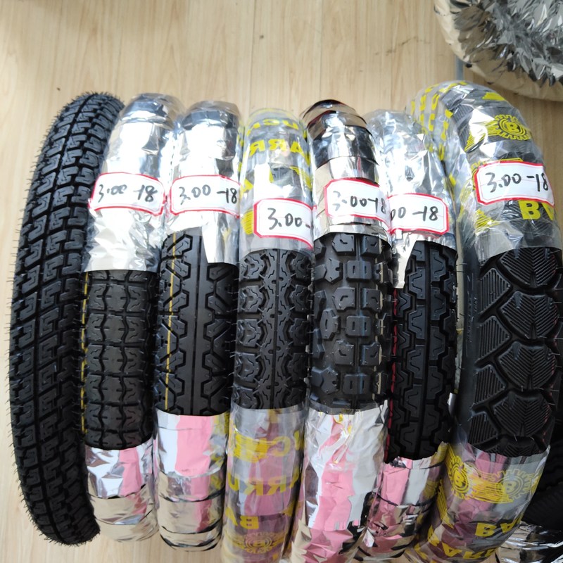 Krijg de beste prestaties met 300-18 motorfietsbanden en treksterkte 10.5