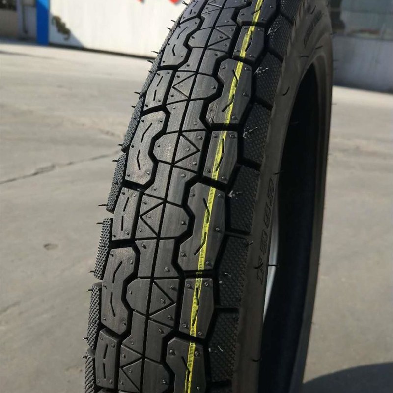 3.00-17 Motorfietsband met een levensduur van 20000 km en een productiecapaciteit van 5000 stuks per dag